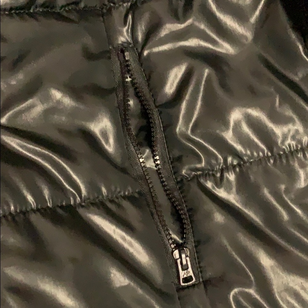 Vest - Picture 4 of 4